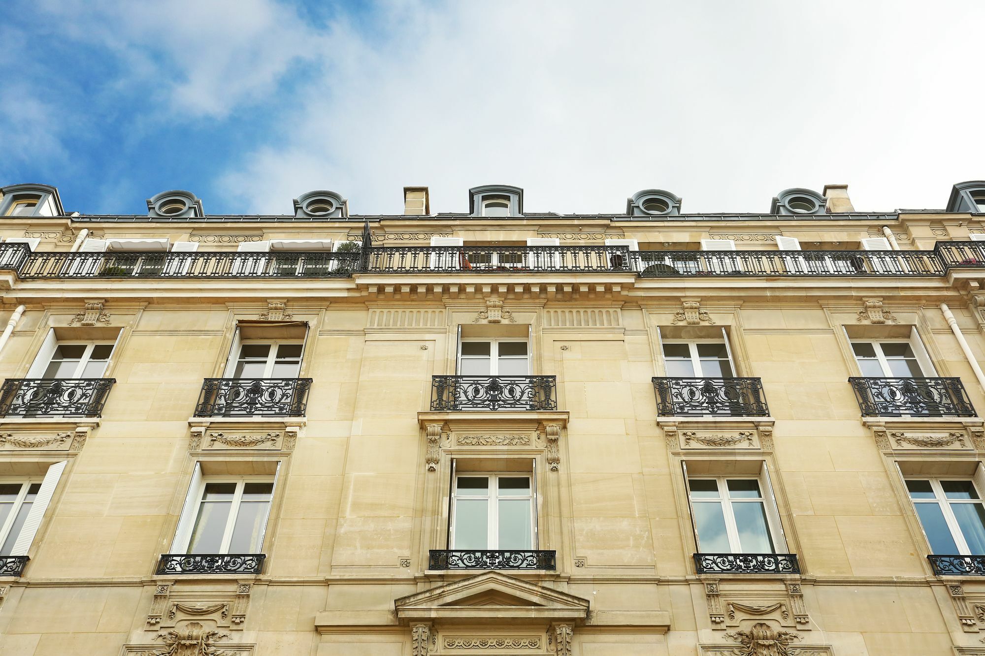 Prestige Champs Elysees Paris